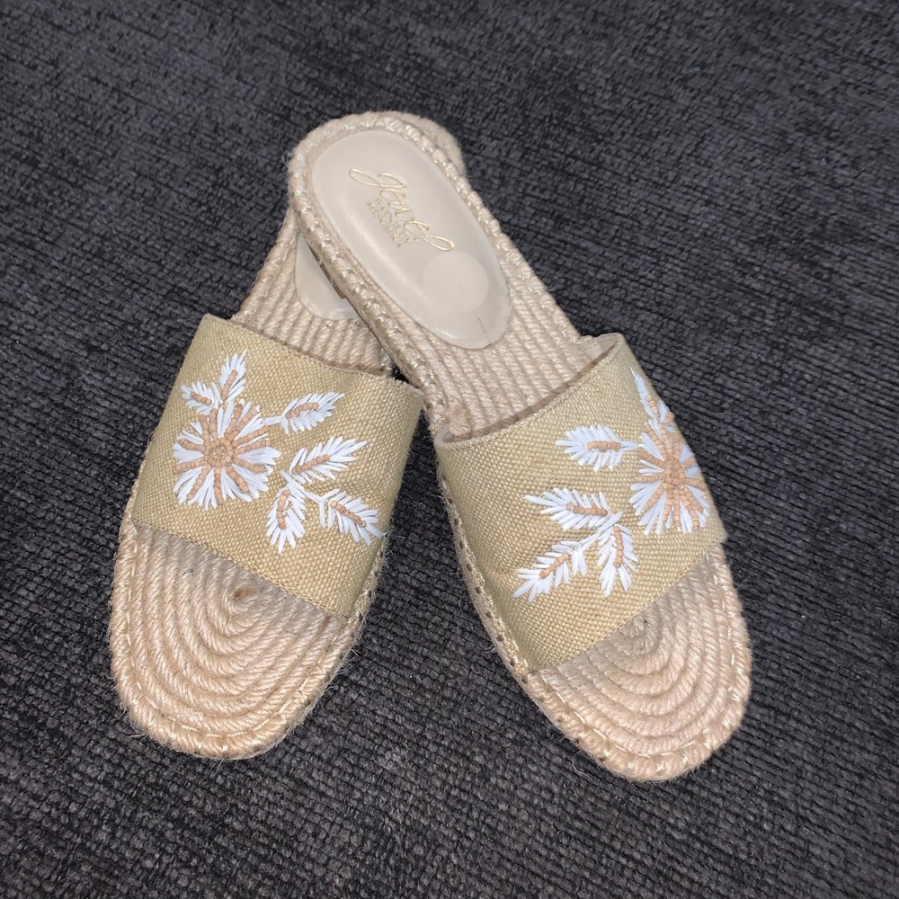 Straw / Cloth Tan Sandals